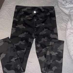 Yogalicious Lux Leggings Grey Camo Print, Size Medium
